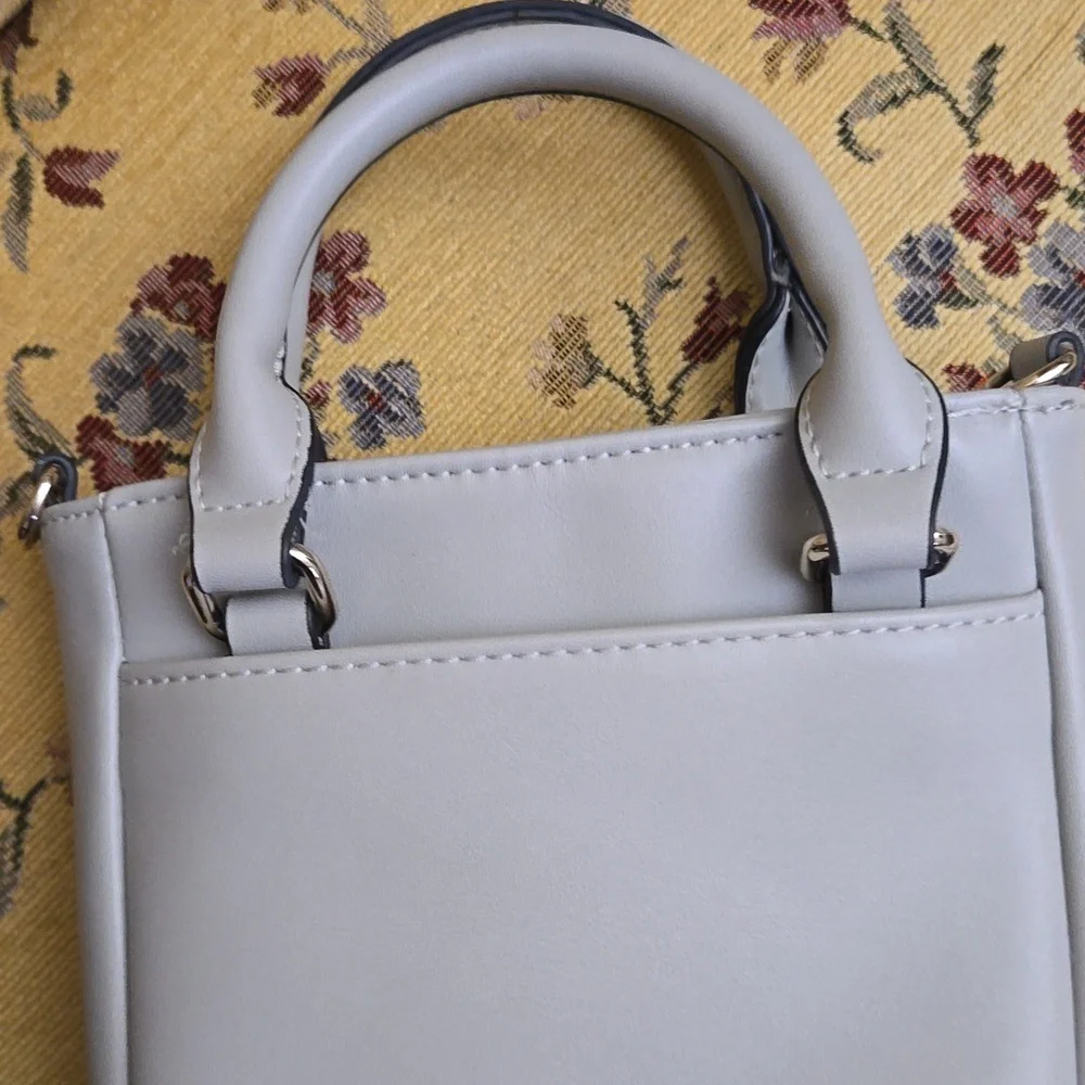Final Offer. 😍😍😍😍True Religion handbag NWOT